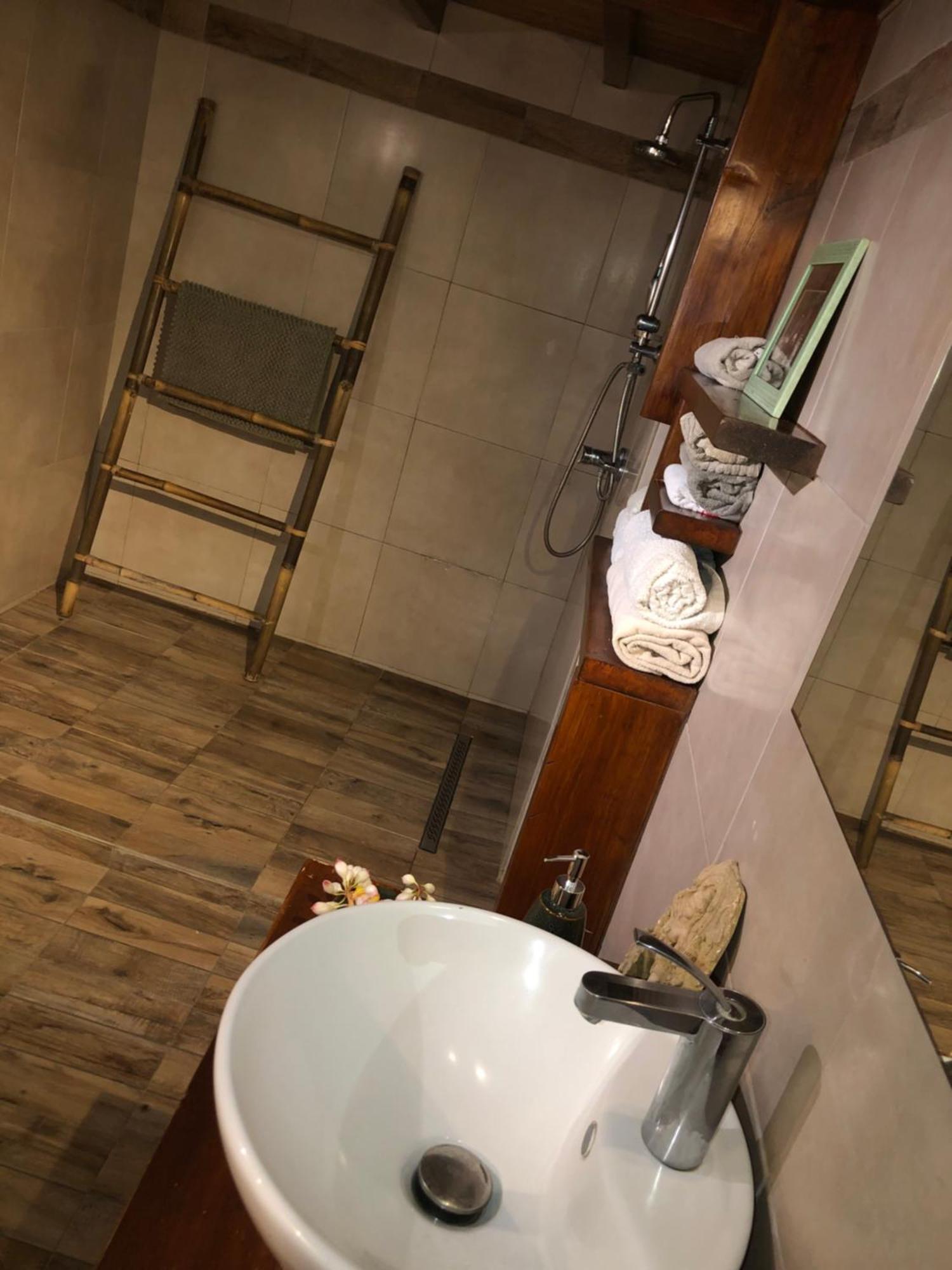 Le Jasmin De Nuit , Privatif Ferienhaus Les Abymes